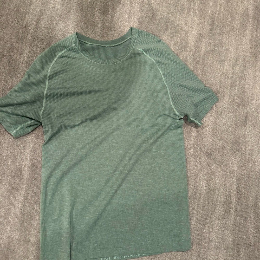 Men's LULULEMON Green T-Shirt